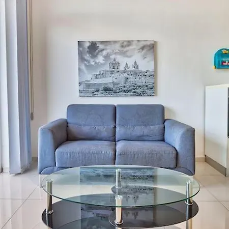 Appartamento Beautiful, 2br Penthouse With Large Balcony + Bbq By 360 Estates *