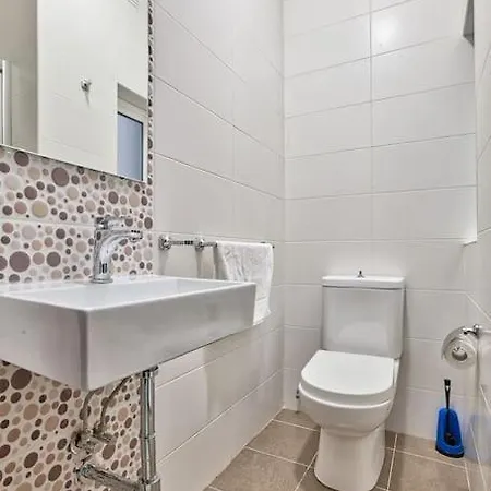 Beautiful, 2br Penthouse With Large Balcony + Bbq By 360 Estates Gzira