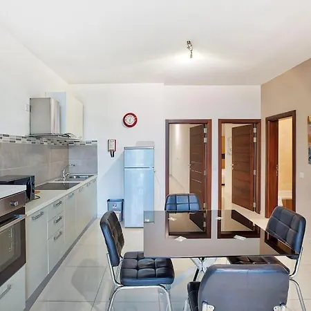 Beautiful, 2br Penthouse With Large Balcony + Bbq By 360 Estates * Gzira